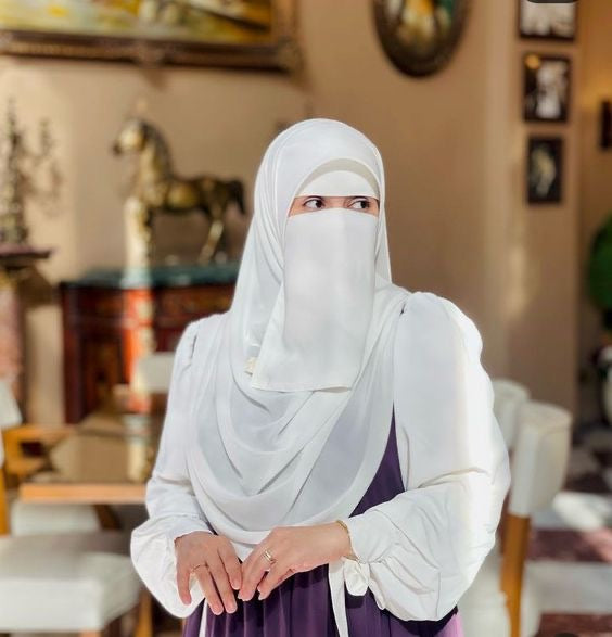 🖤 نقاب لافيا (غطاء الوجه) بقماش الشيفون الكوري الفاخر - لون ابيض