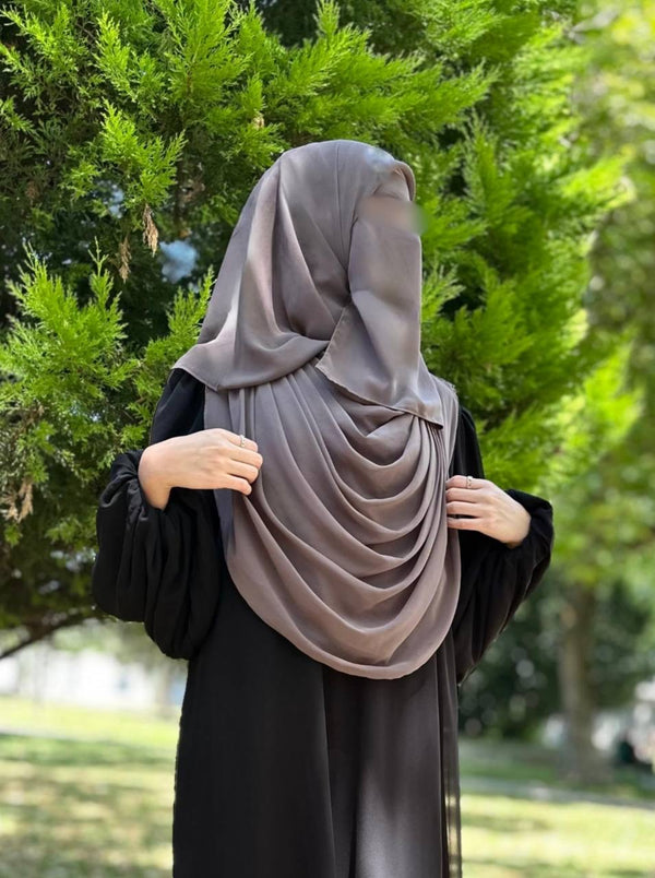 👑 طقم الحرملة الملكية مع الشال المربع (بدون النقاب) لون نود غامق كابتشينو