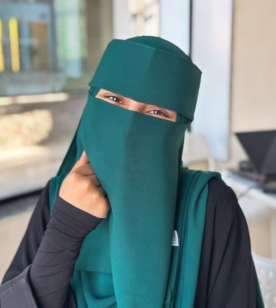 🖤 نقاب لافيا (غطاء الوجه) بقماش الشيفون الكوري الفاخر - لون توركيز