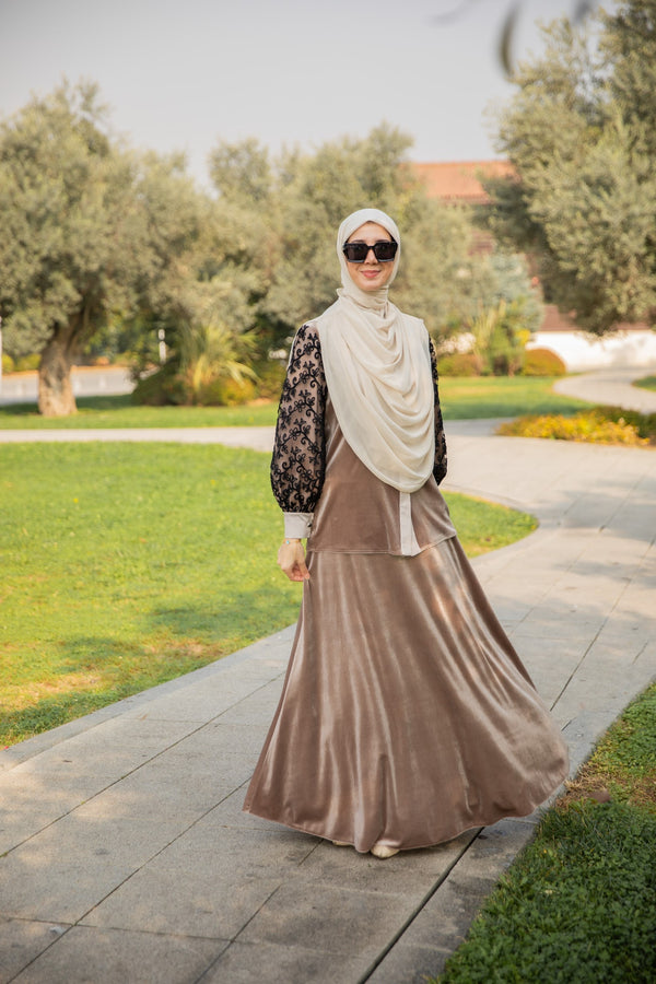 طقم مخملي - بيج