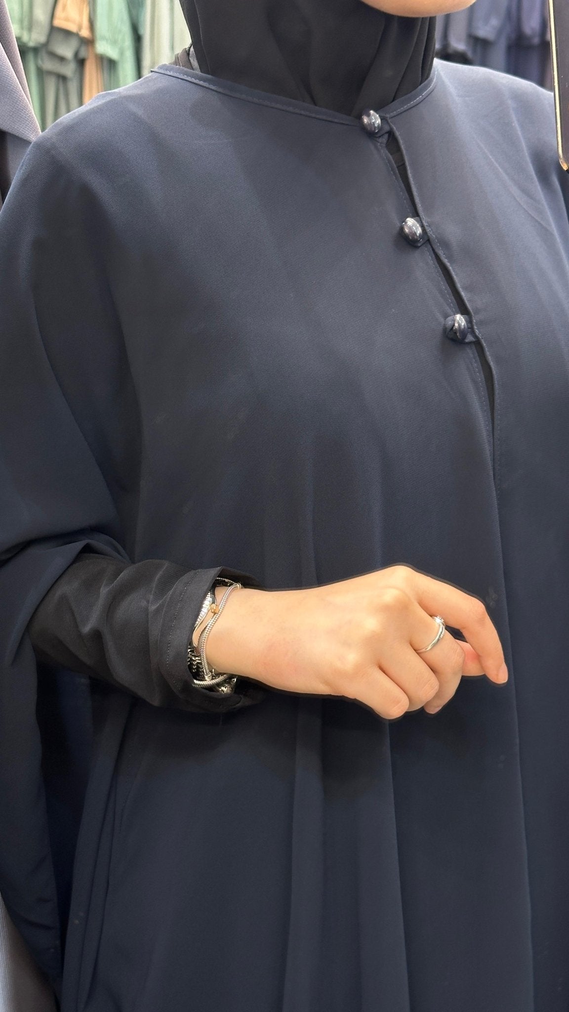 عباية العفة ماركة لاڤيا لون اسود - Lavia