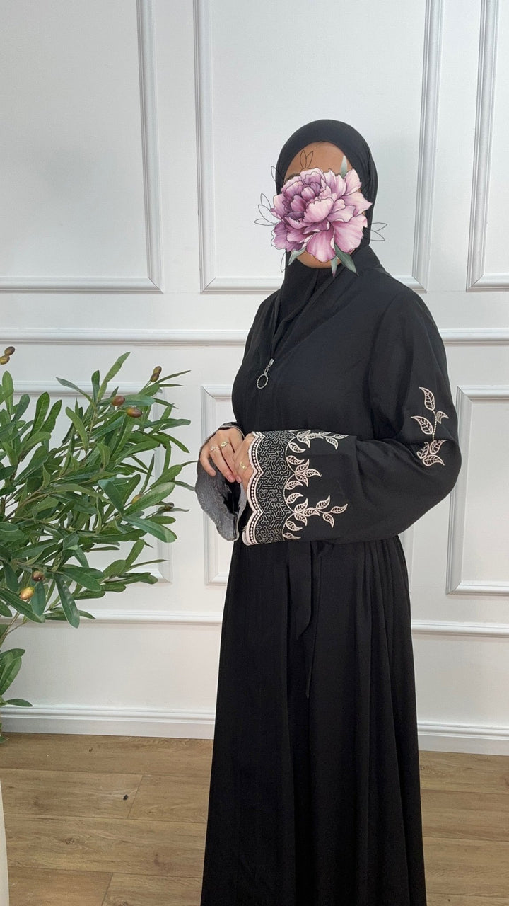 عباية انصاف لون اسود - Lavia