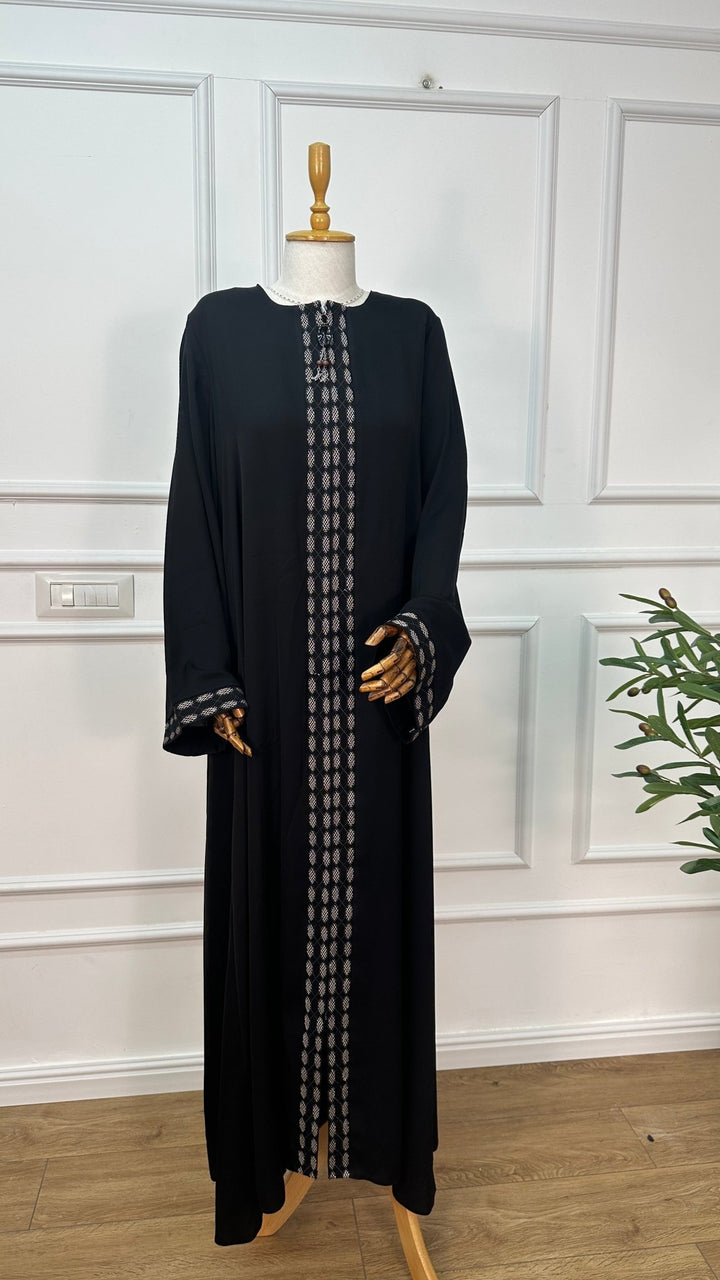 عباية سلام لون اسود مع نقش ابيض - Lavia