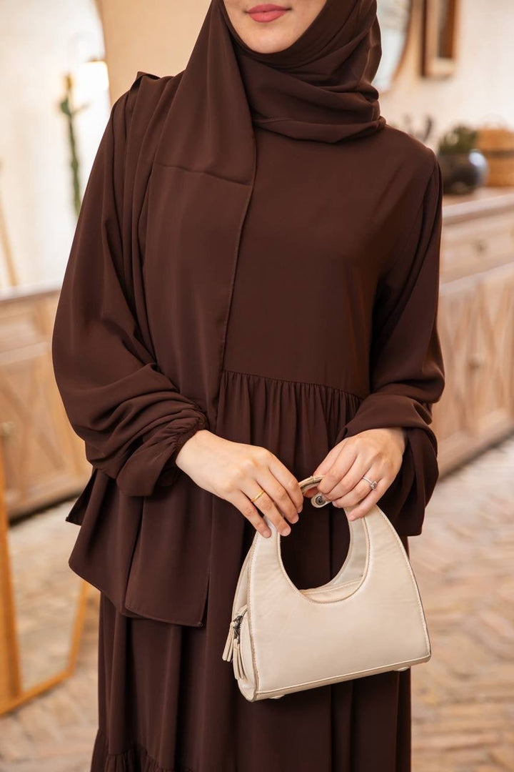 فستان لاڤيا الأيقوني من مجموعة العفاف الراقية ❤️ لون بني - Lavia