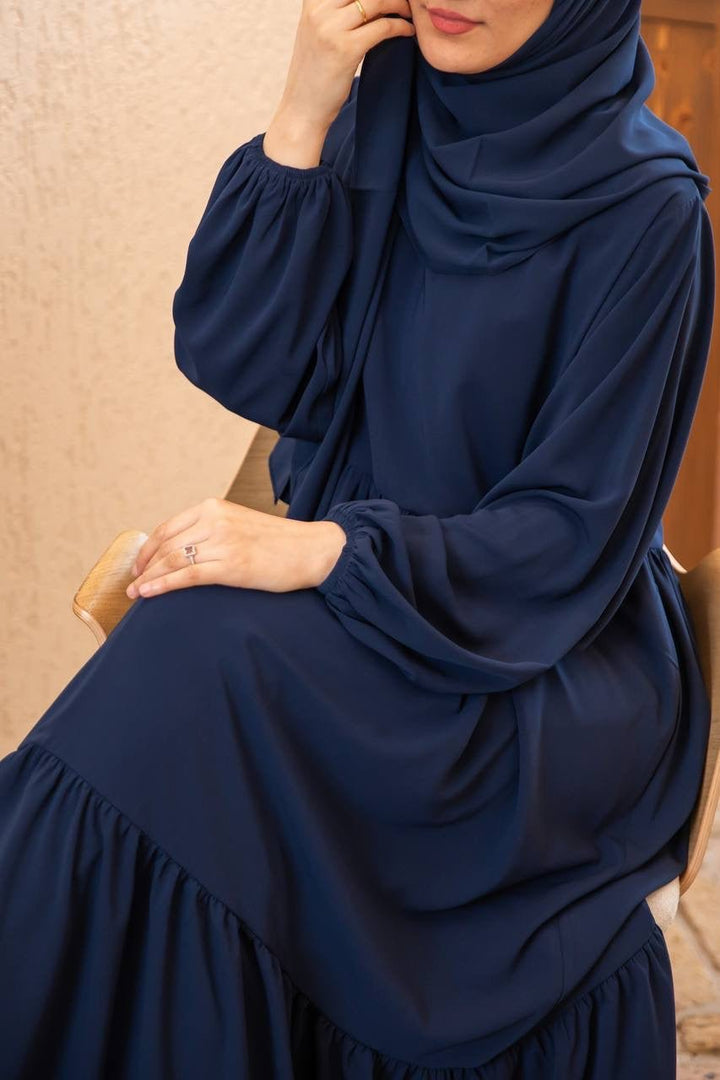 فستان لاڤيا الأيقوني من مجموعة العفاف الراقية ❤️ لون كحلي - Lavia