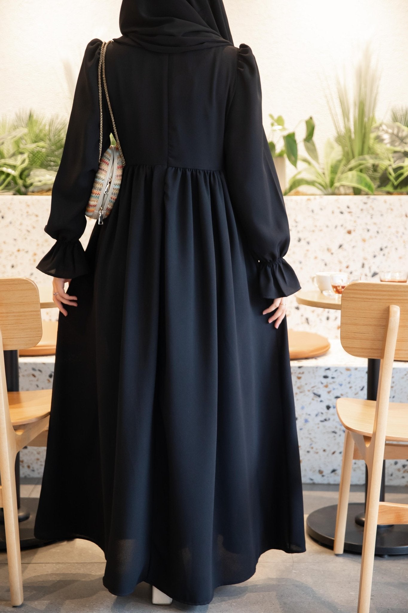 فستان مرح لون اسود - Lavia