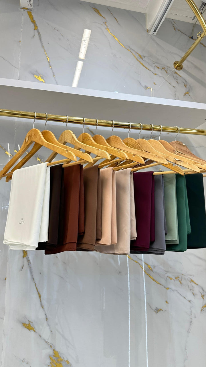 حجاب مستطيل قماش المدينة مميز لون اخضر غامق - Lavia