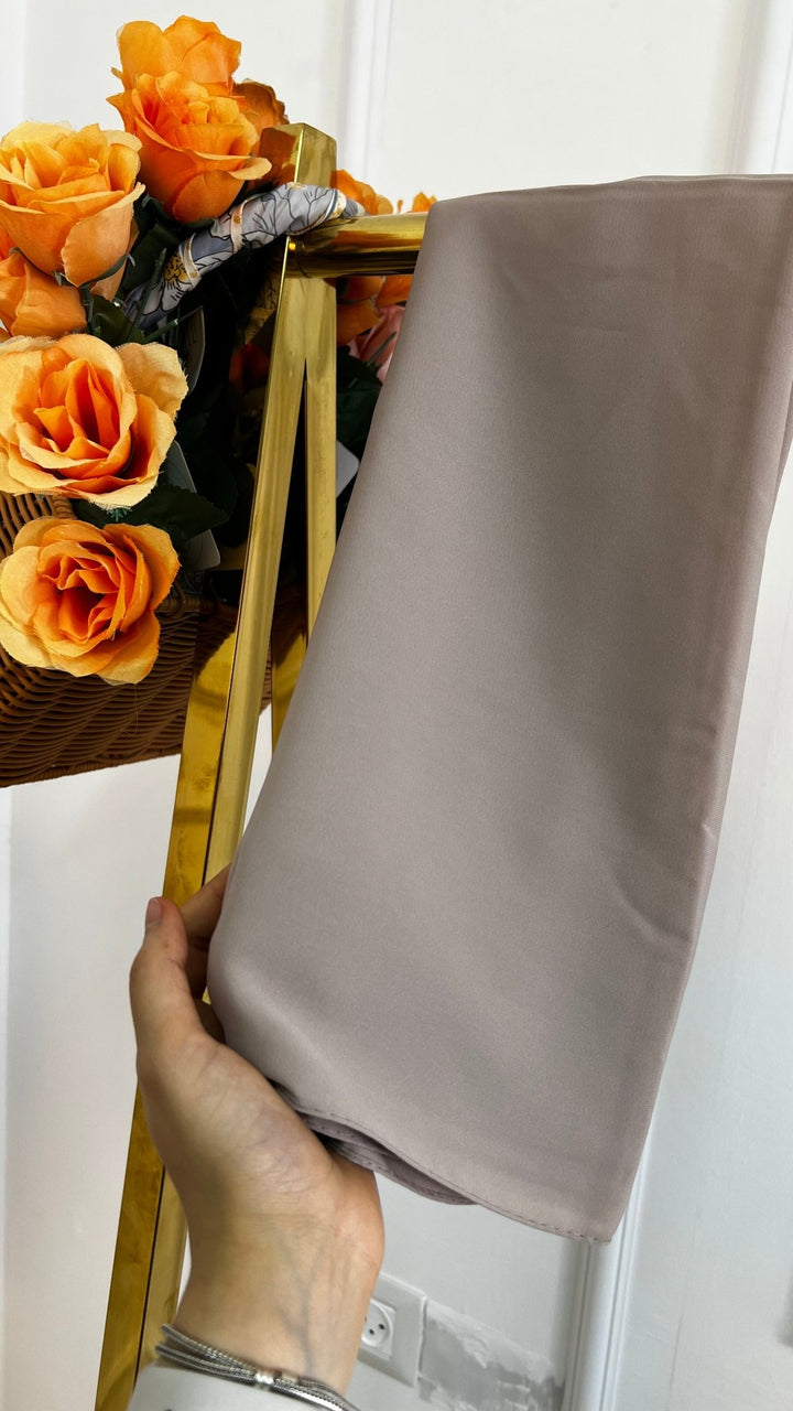 حجاب مستطيل قماش المدينة مميز لون نود - Lavia