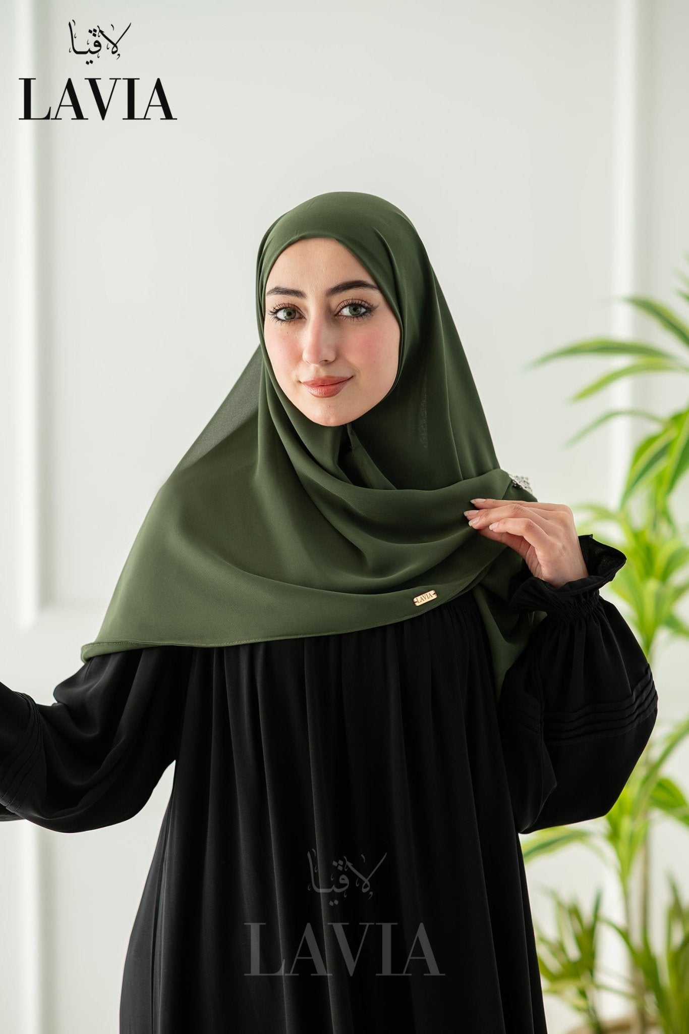 لون زيتي غامق - Lavia