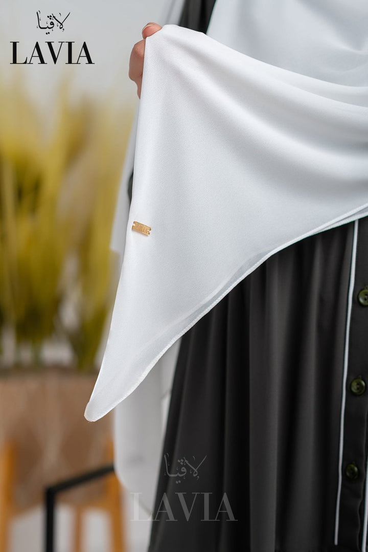 خمار لاڤيا السحري مع سحاب مخفي لون ابيض ناصع - كوني جاهزة بلحظات🚀 - Lavia