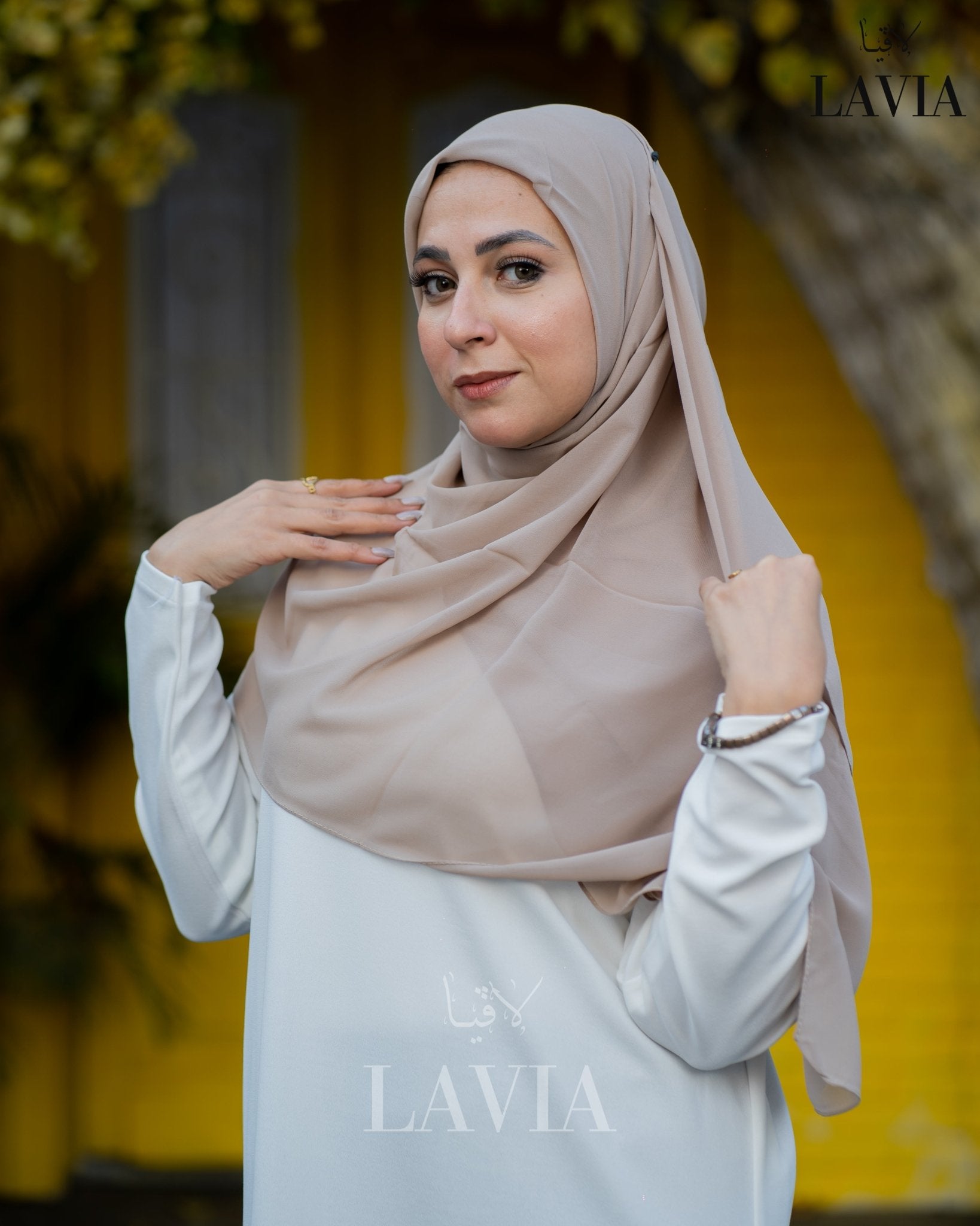 خمار ماليزي ناعم قماش جورجيت لون رملي - Lavia