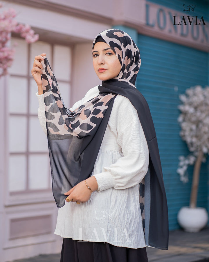 شال شيفون نقشة النمر لون اسود - Lavia
