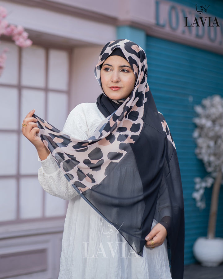 شال شيفون نقشة النمر لون اسود - Lavia