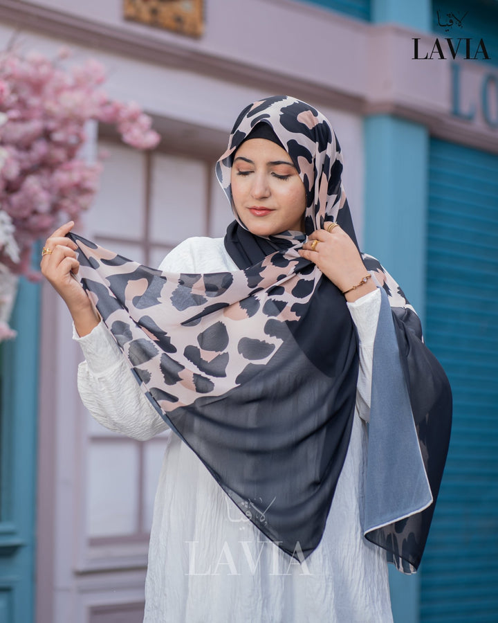 شال شيفون نقشة النمر لون اسود - Lavia