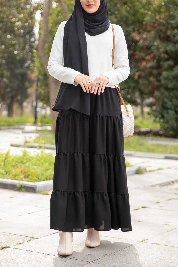 تنورة آيلا الفاخرة لون اسود - Lavia